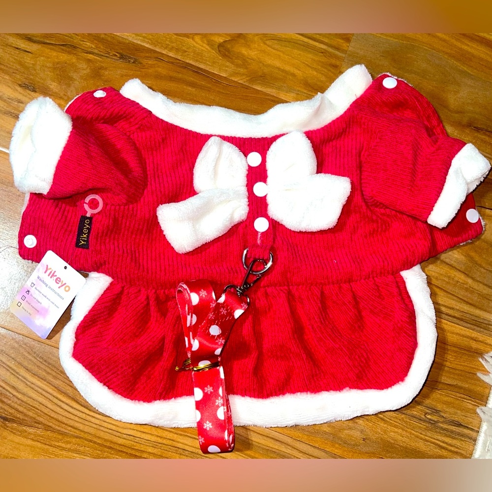 Dog dress with leash NWT small